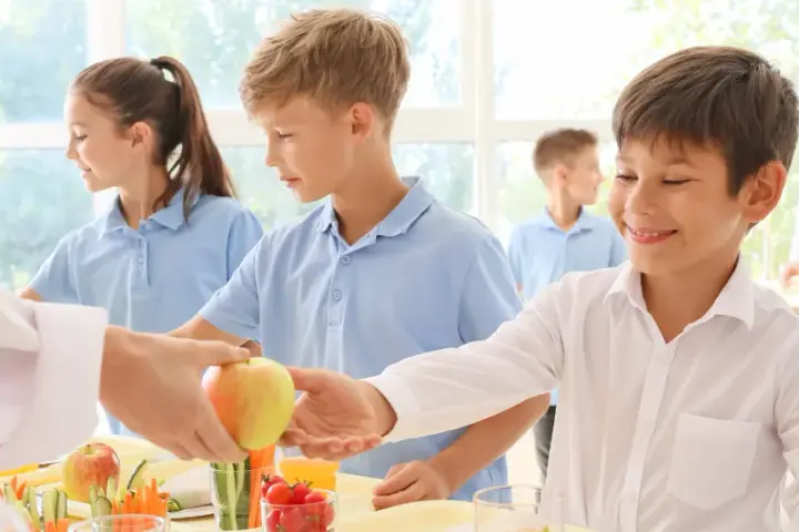 Ile zarabia intendent w przedszkolu? Poznaj zaskakujące fakty o wynagrodzeniu